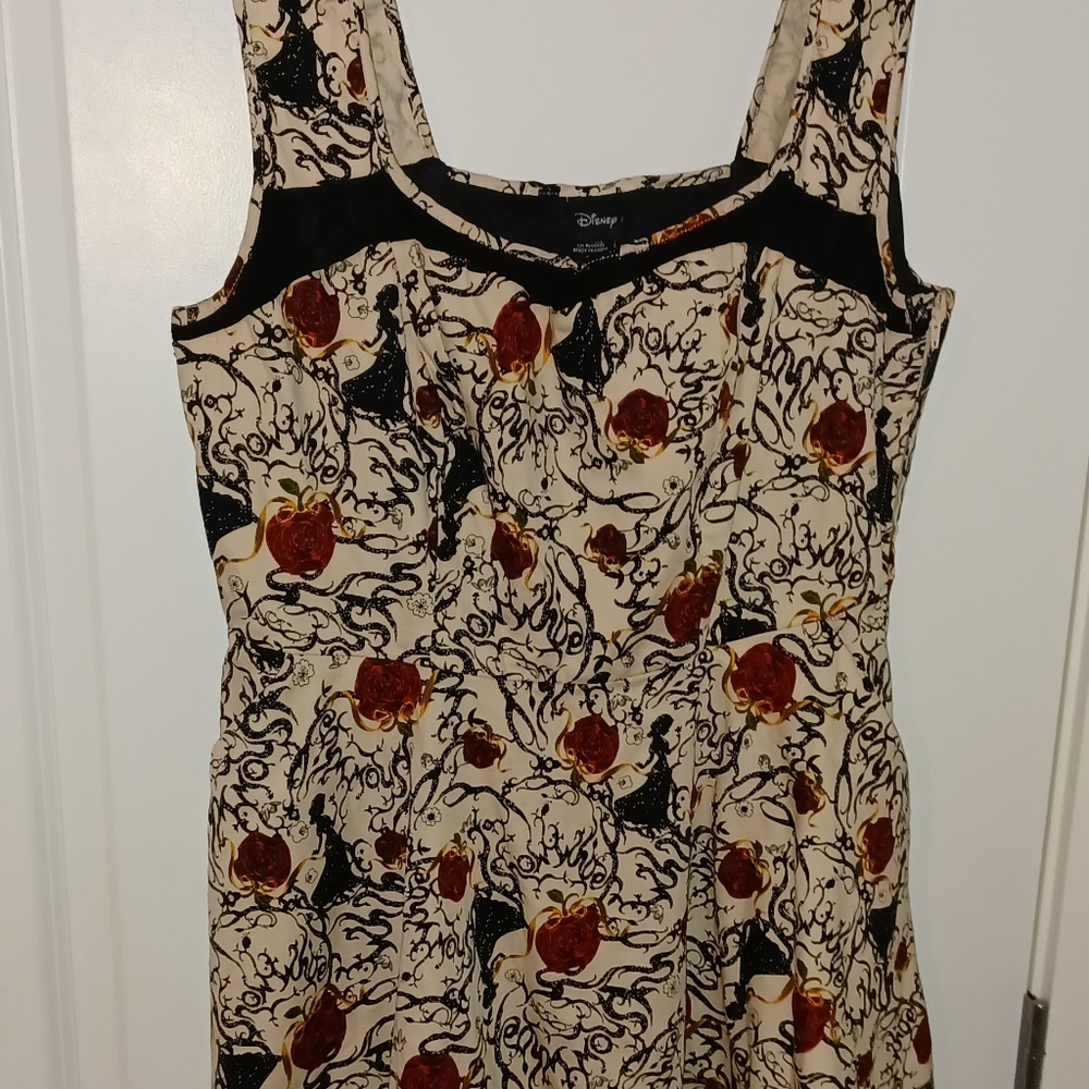 Disney Snow White Poison Apple Dress 2XL
